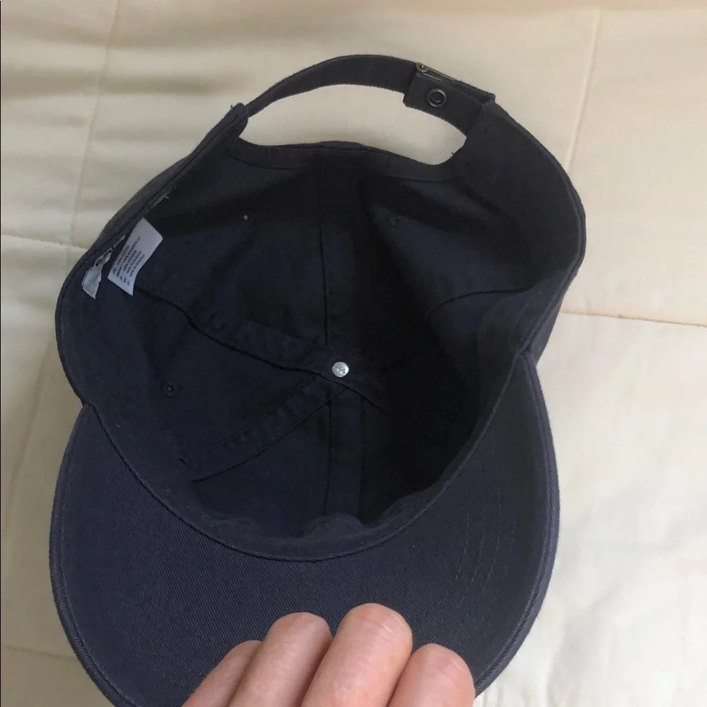 Carhartt Retro Navy Low-Profile Logo Cap
